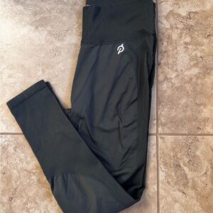 Peloton green Leggings. Darker green